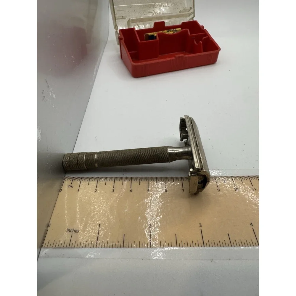 Vintage‎ Gillette Super Speed Safety Razor in Original Plastic Case w/ Blades